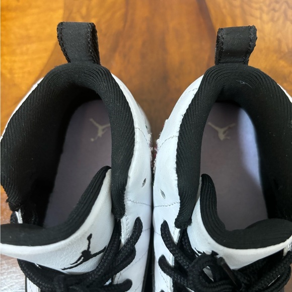 Nike Jordan's Size 8 - Picture 2 of 9